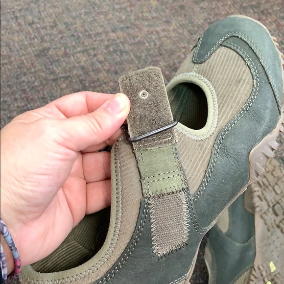 Columbia Walking Shoes - Picture 7 of 9